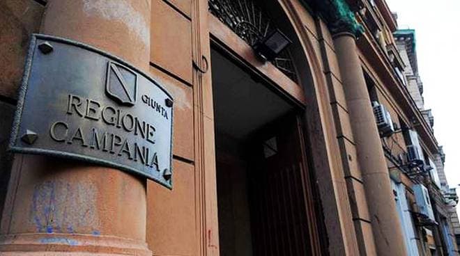 CONCORRENTI “CONTRO” CONCORRENTI NEL CONCORSO CAMPANO: IL TAR SOSPENDE TEMPORANEAMENTE LA GRADUATORIA…